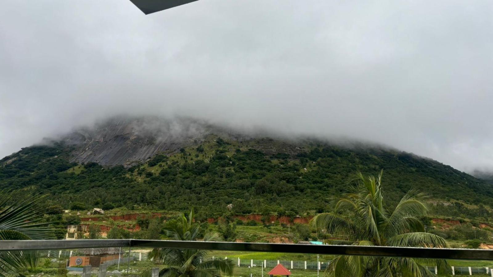Silver Cloud Nandigunda Rum bild